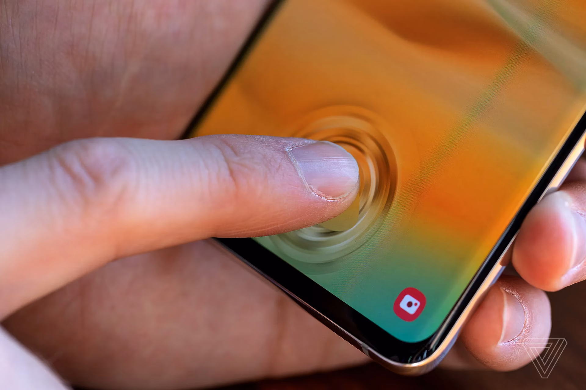 How do I lock a Secure Folder on my Samsung phone?