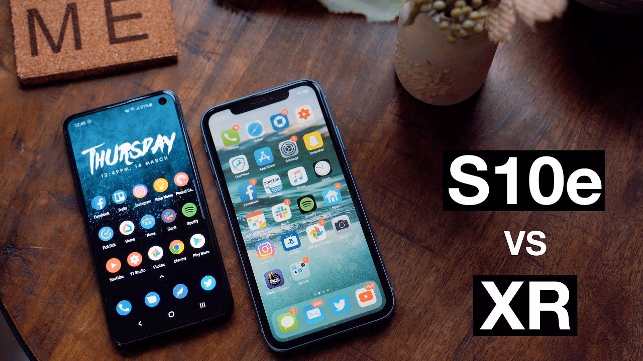 Does iPhone XR support wireless charging?
