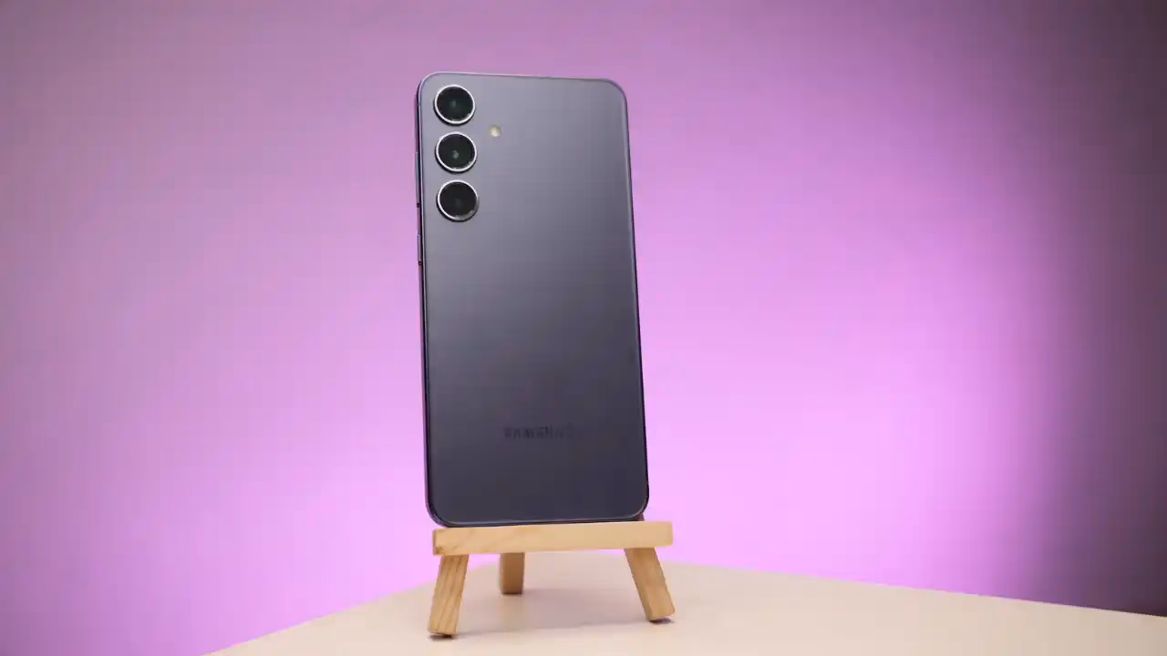 Which Samsung smartphones are available in 2025?