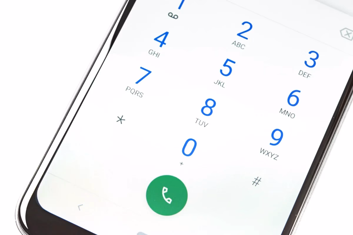 Why is my Samsung phone unable to make calls?