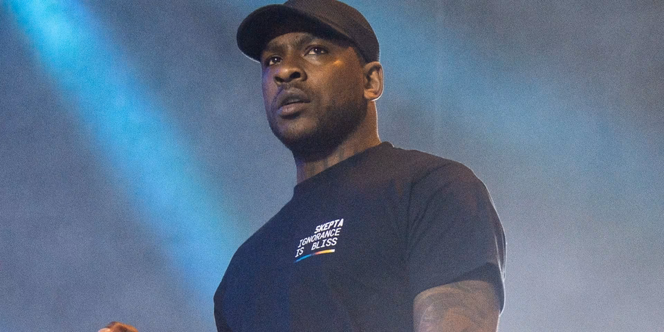 How many pages are there in Mobile Legends?