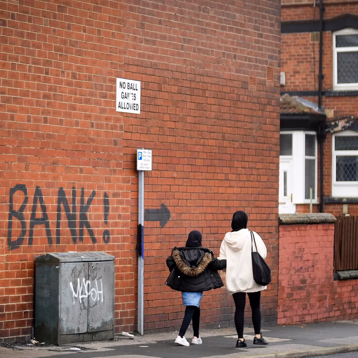 What contributes to social mobility in the UK?