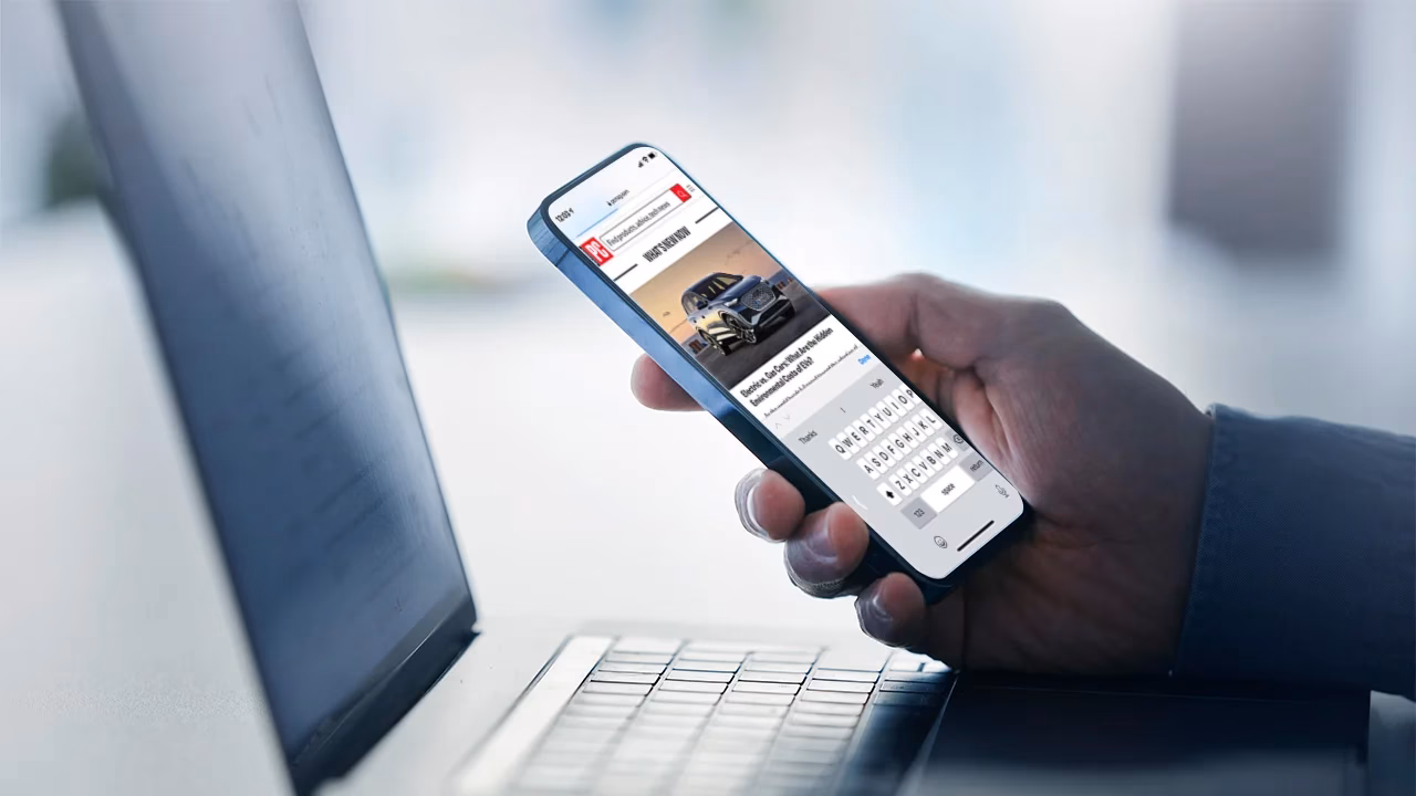 Can you take hands-free photos remotely?