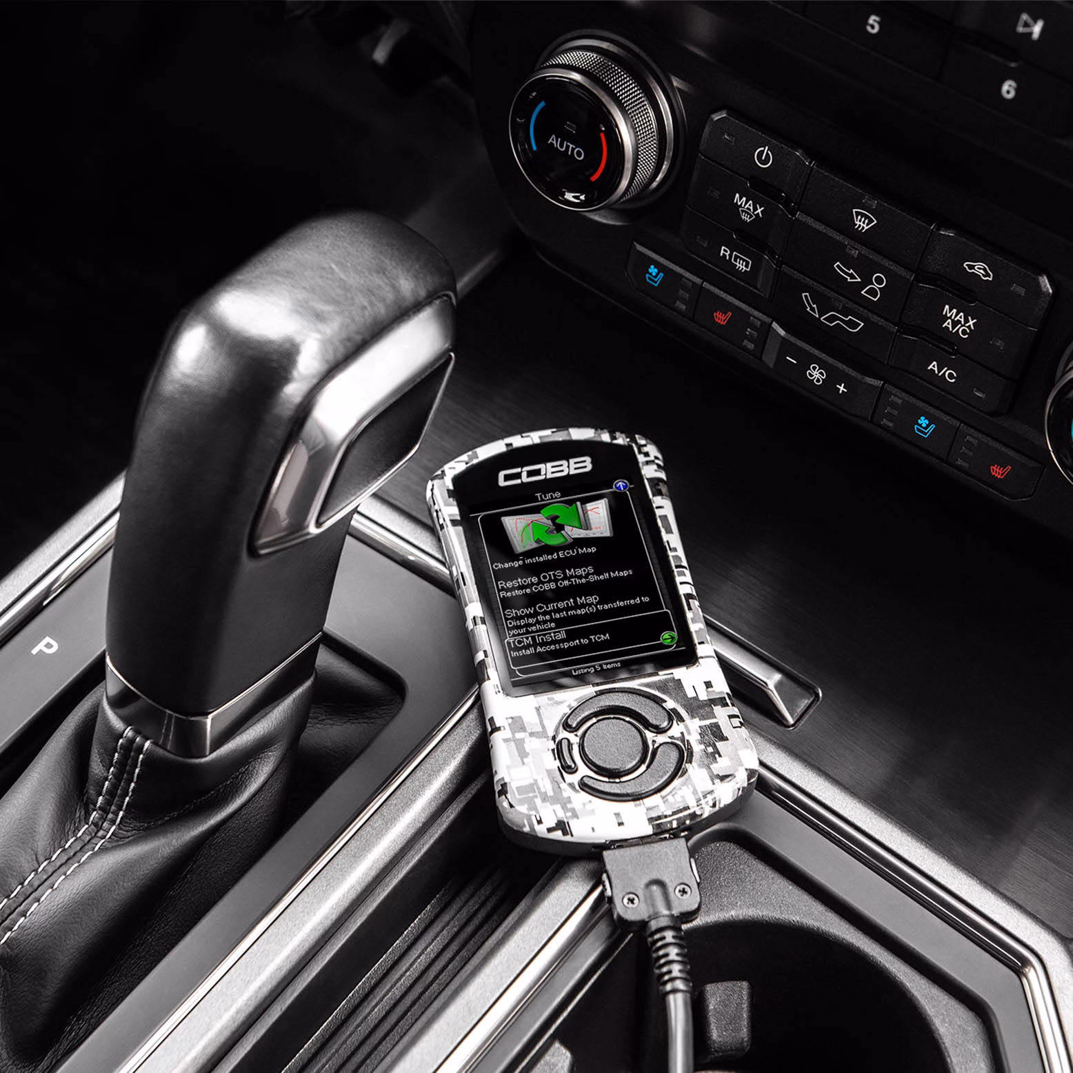 What is the difference between a mini valet and a full valet?