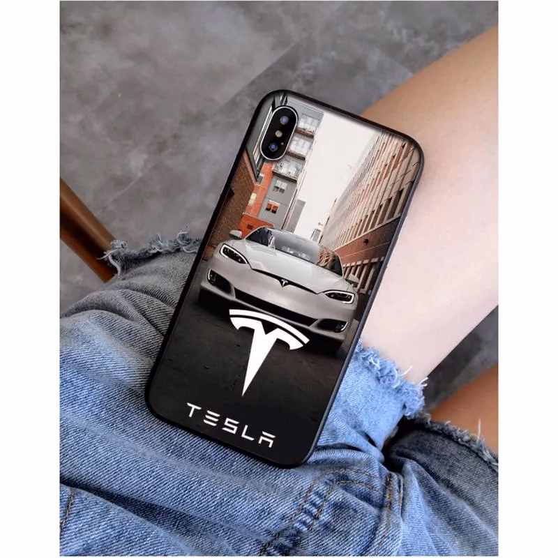 Does Tesla Model 3 have a wheel protector?