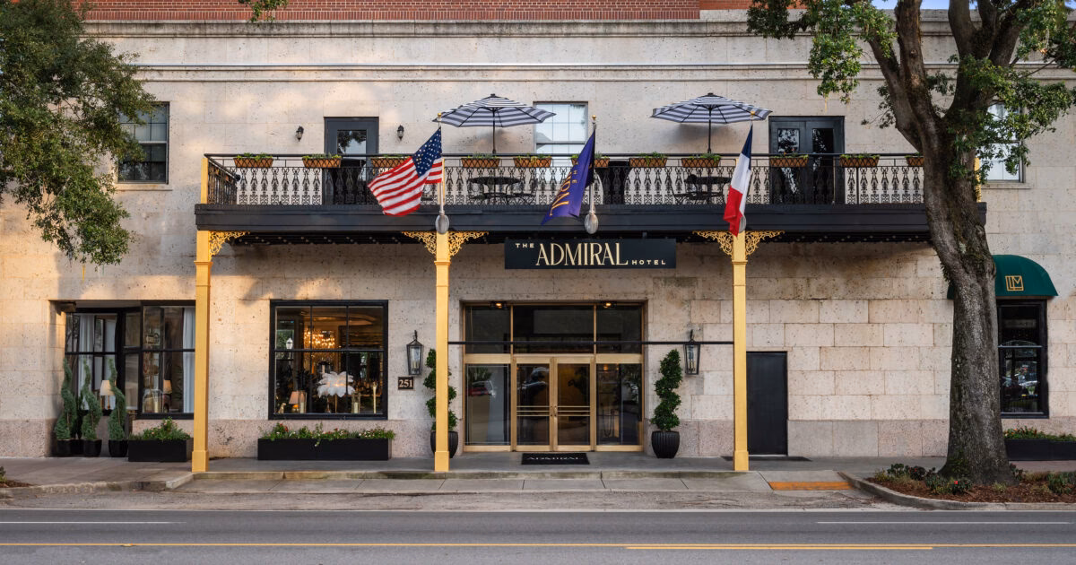 Where is Admiral Hotel?