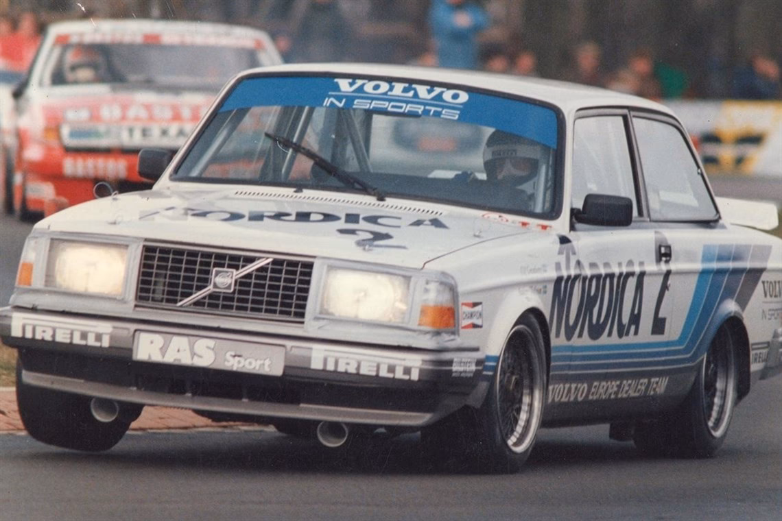 Wie viel CO2 hat ein Volvo 760 Turbo?