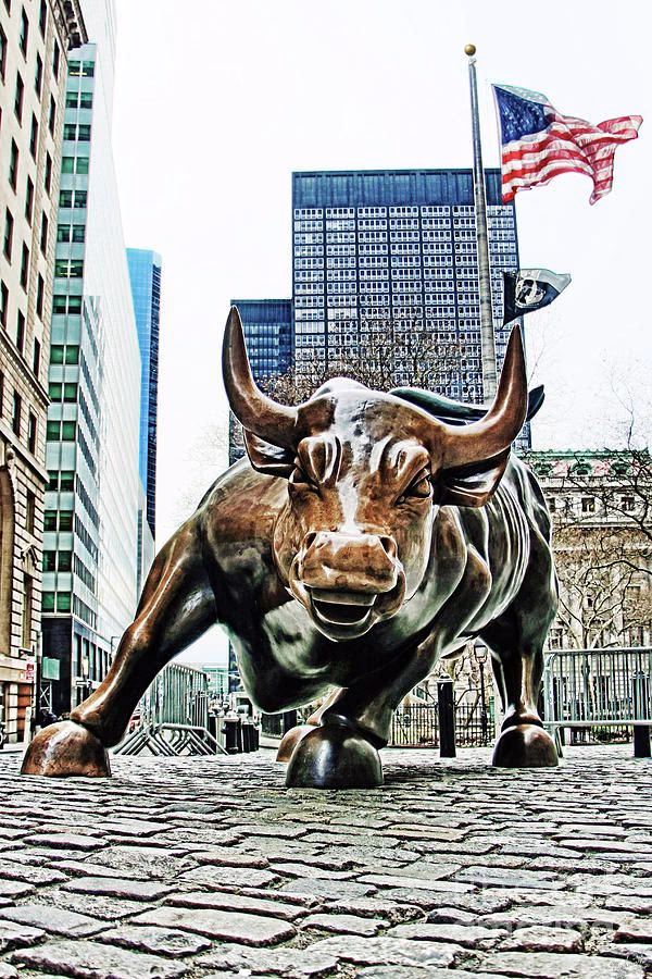 How many Wall Street Bull wallpapers are there?