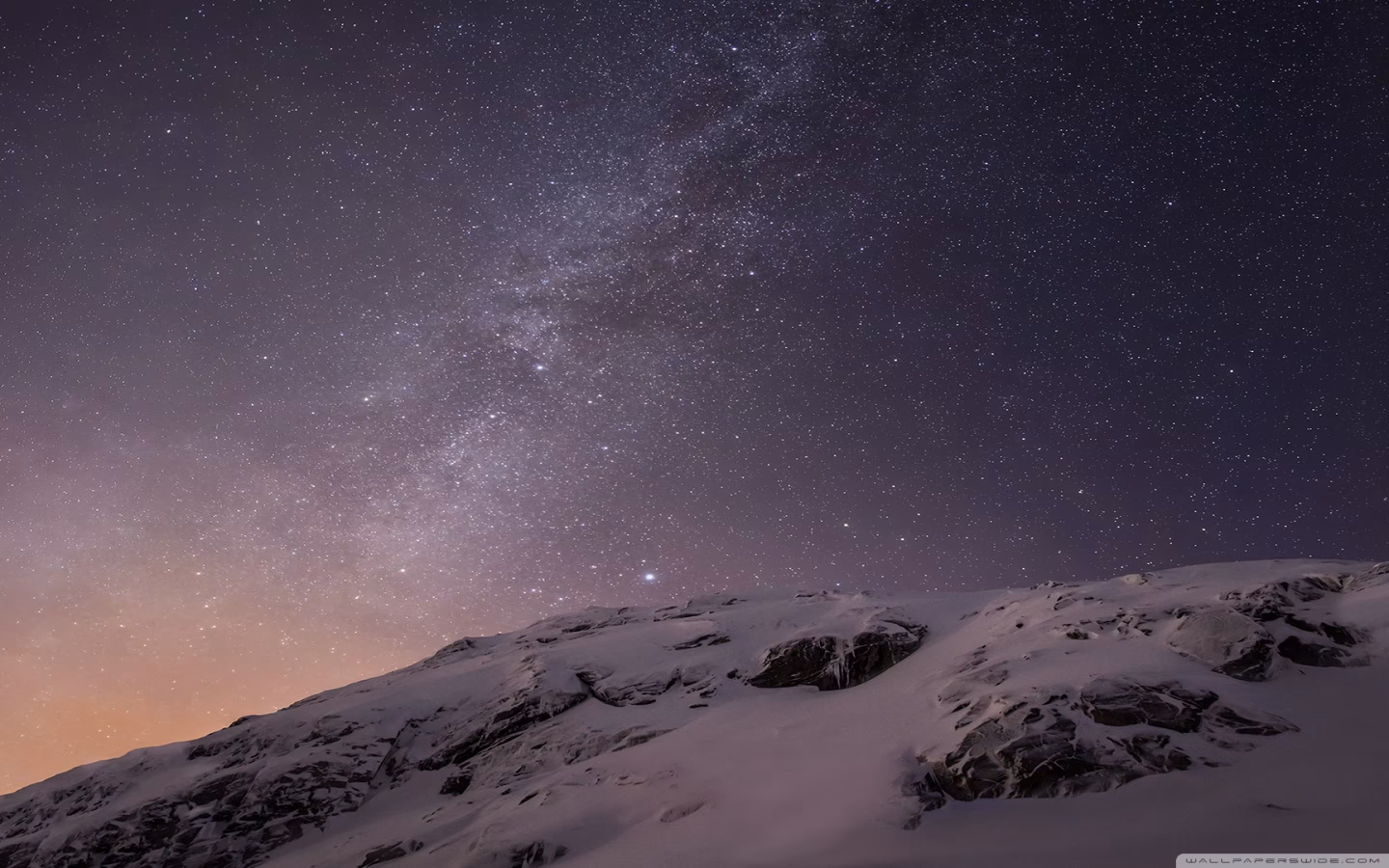 How many high resolution iPhone wallpapers are there?