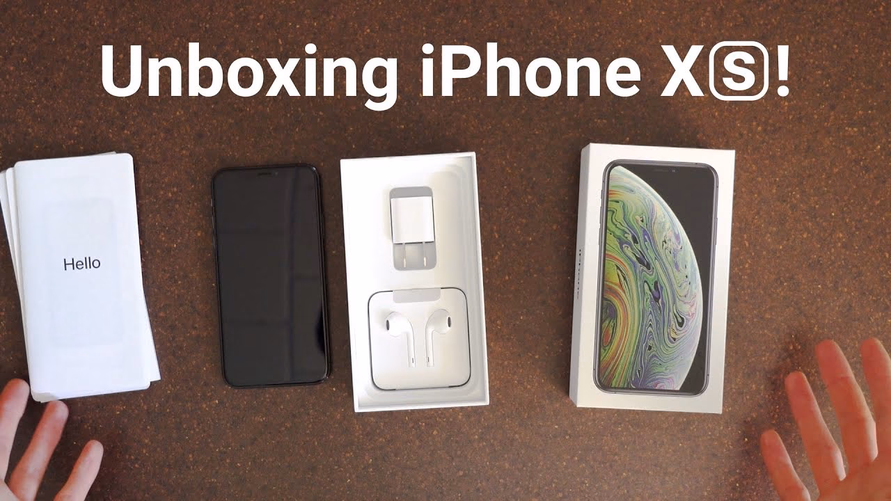 What is the camera system of the iPhone XS?