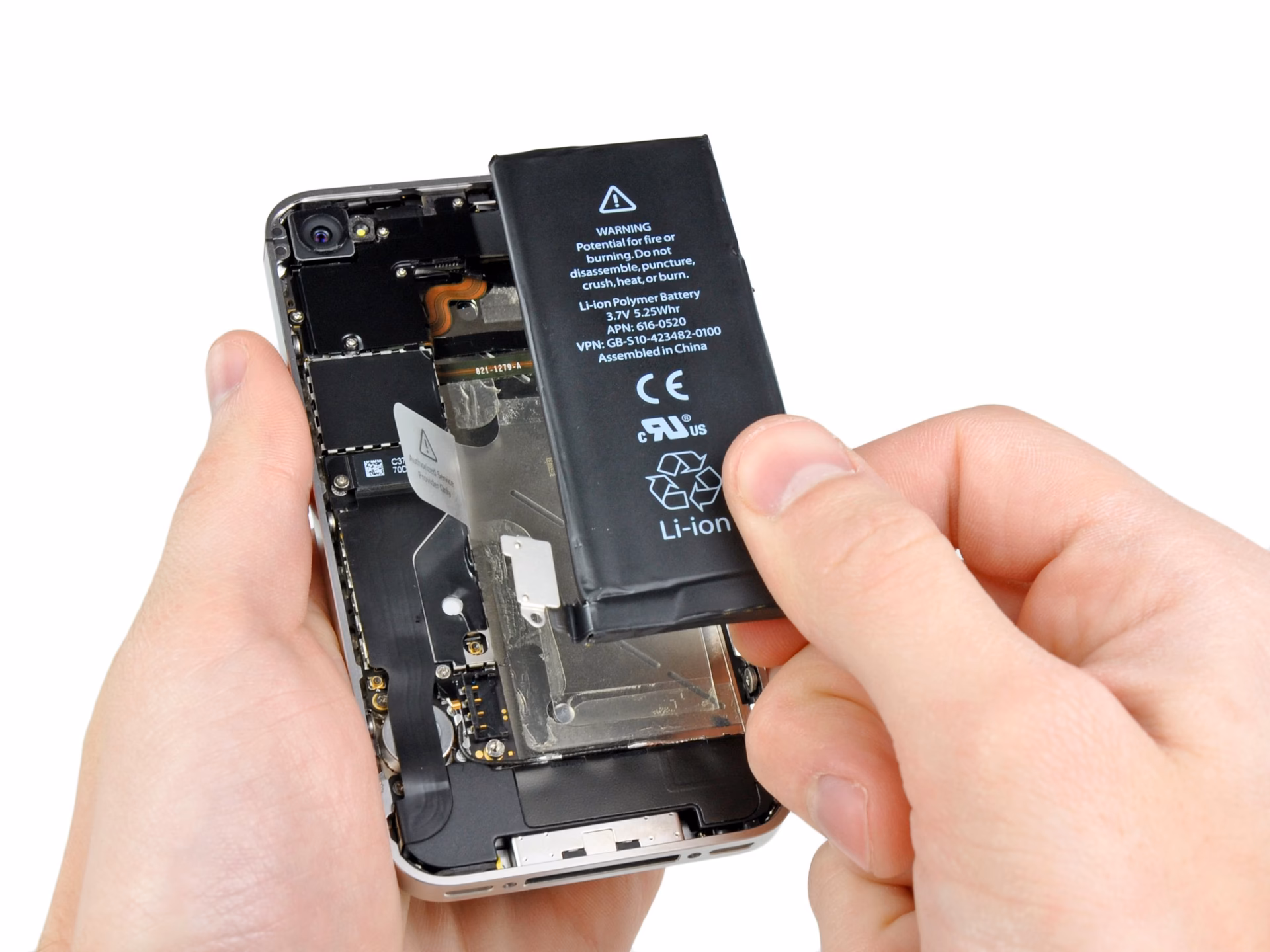 Can you replace iPhone 4 battery with a tool kit?