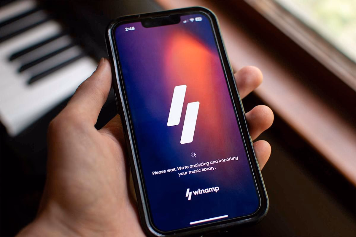 Is the Winamp mobile app a legacy Winamp player?