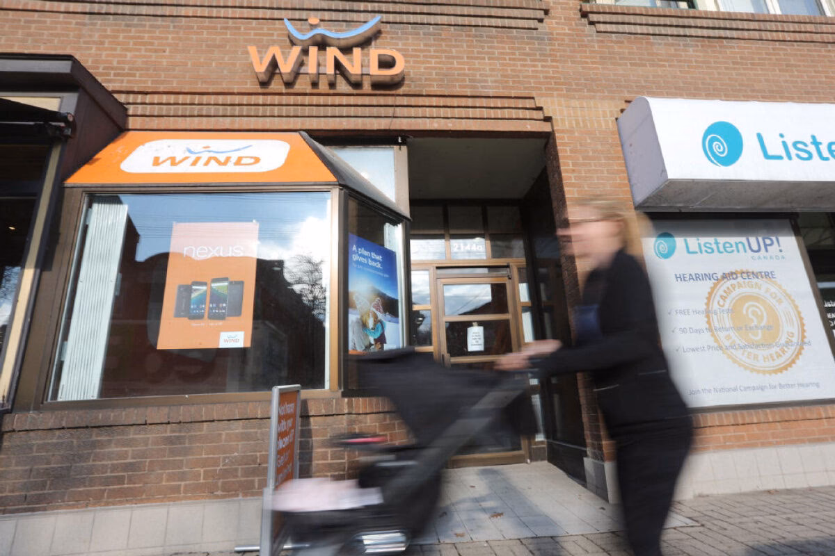 Will Shaw buy Wind Mobile?