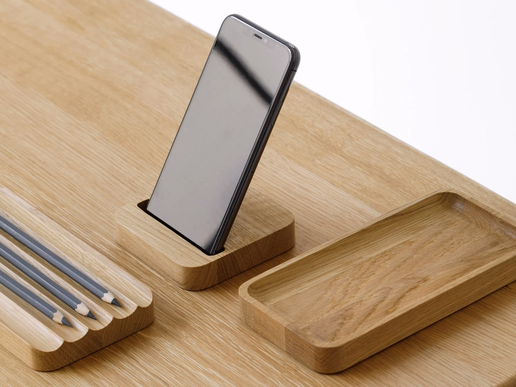 What kind of wood do you use to make a phone stand?
